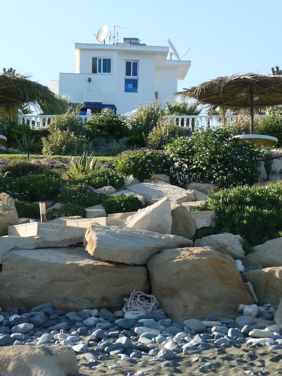 Zygi Beachfront Villa Exteriör bild